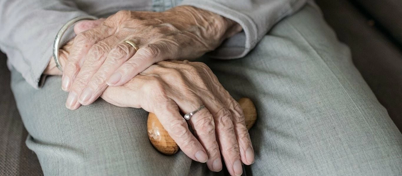 Εύβοια: Επιτήδειοι εξαπάτησαν 84χρονη - Προσποιήθηκε ότι είναι εργαζόμενη σε συνεργείο καθαρισμού & της έκλεψε 1.400 ευρ